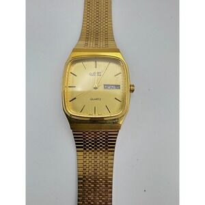 Vintage Quintel Watch Mens TV Case Mesh Band Day Date Quartz Retro WORKING